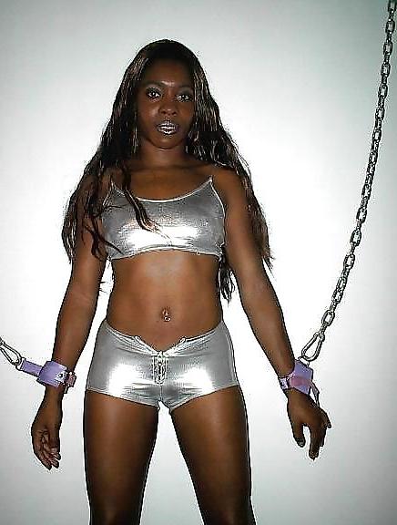 25P 33-SCHWARZE FRAU BONDAGE 4