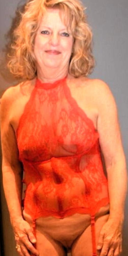 25P lovely sexy lady in red