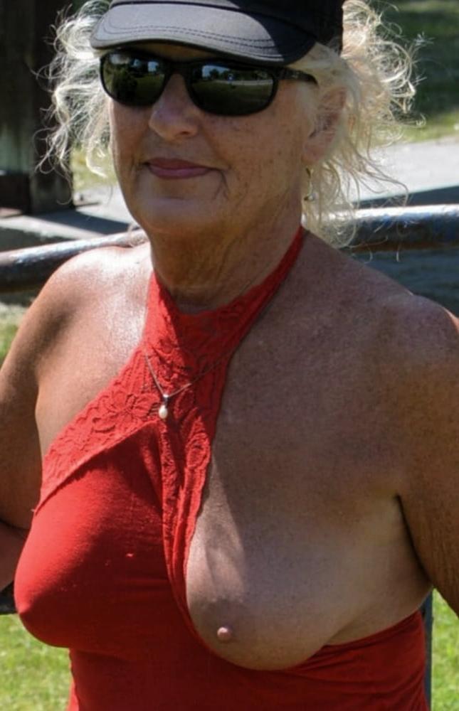 25P lovely sexy lady in red