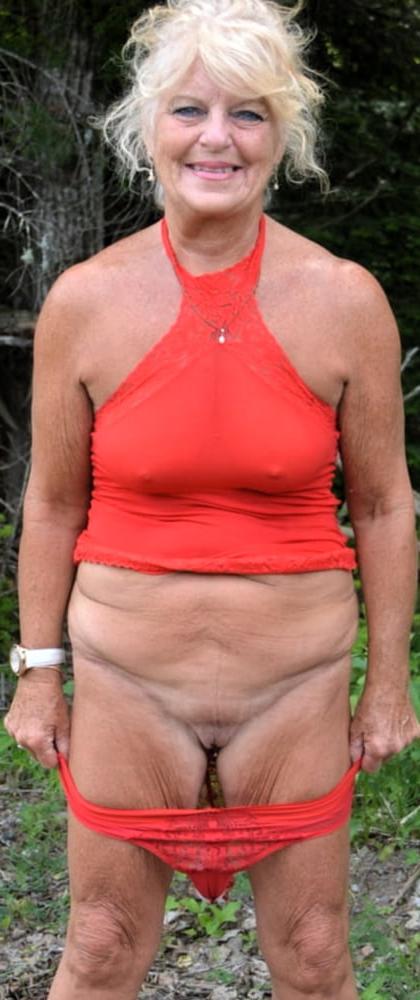 25P lovely sexy lady in red