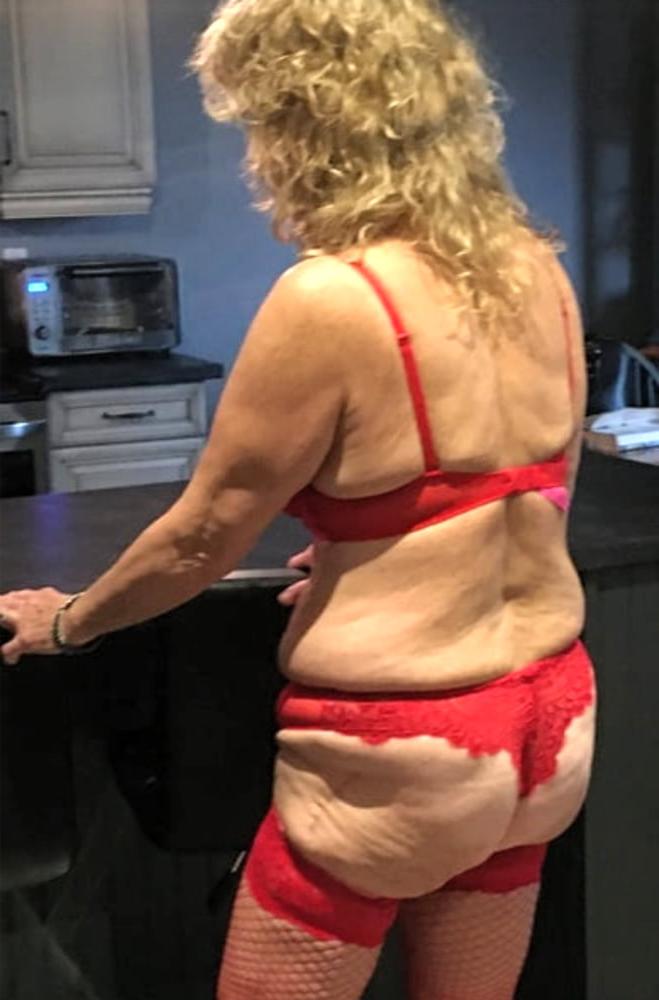 25P lovely sexy lady in red