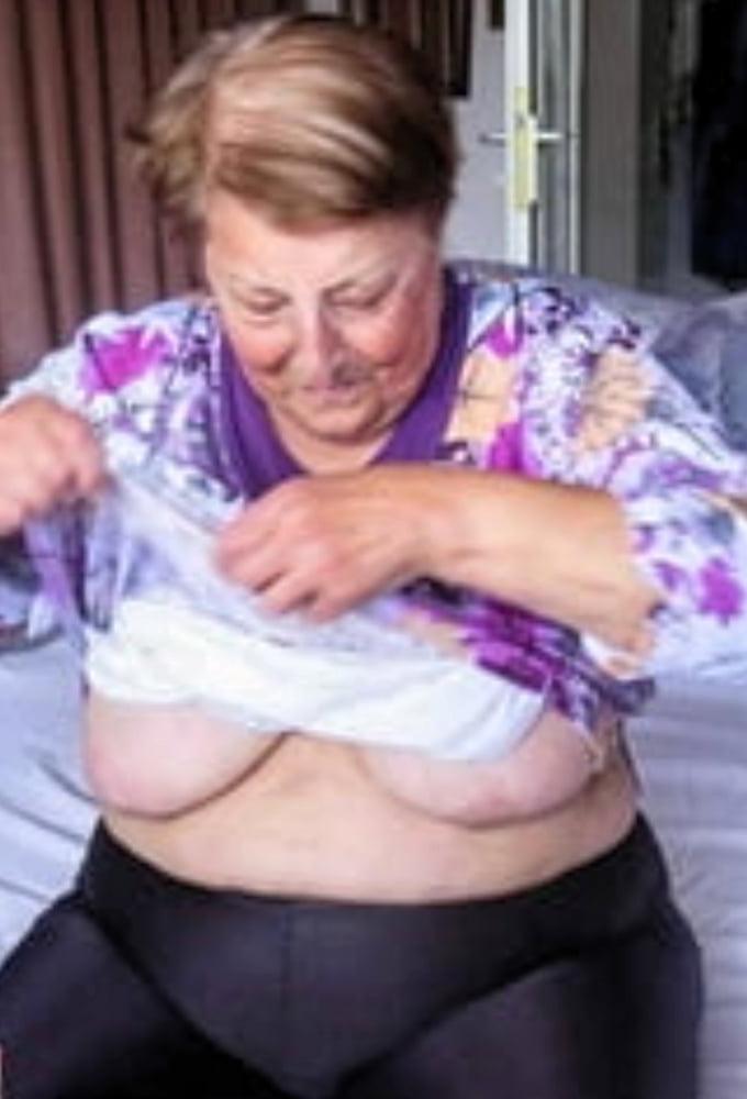 25P more grannies  in underwear