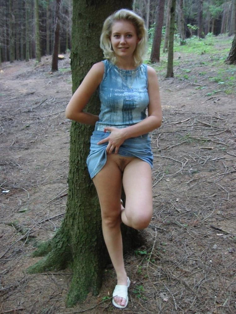 25P Showing their goods in public
