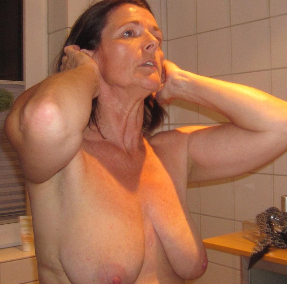 25P Ugly and eatable milfs