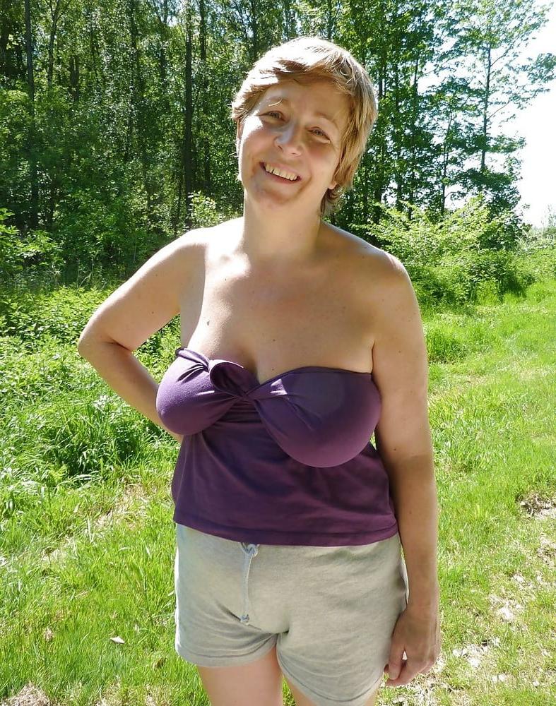25P Ugly and eatable milfs