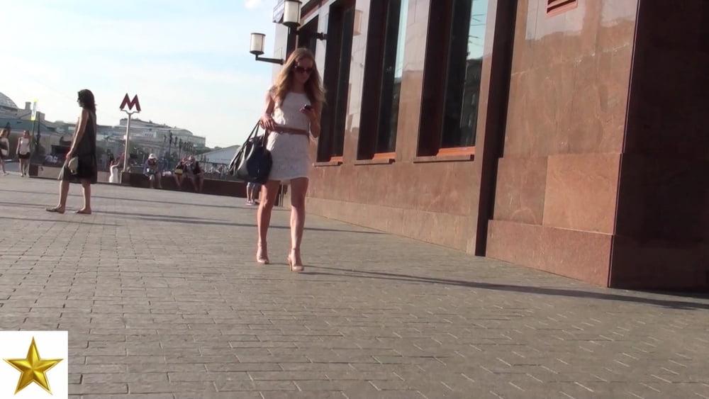 18P Pussy view elegant young lady