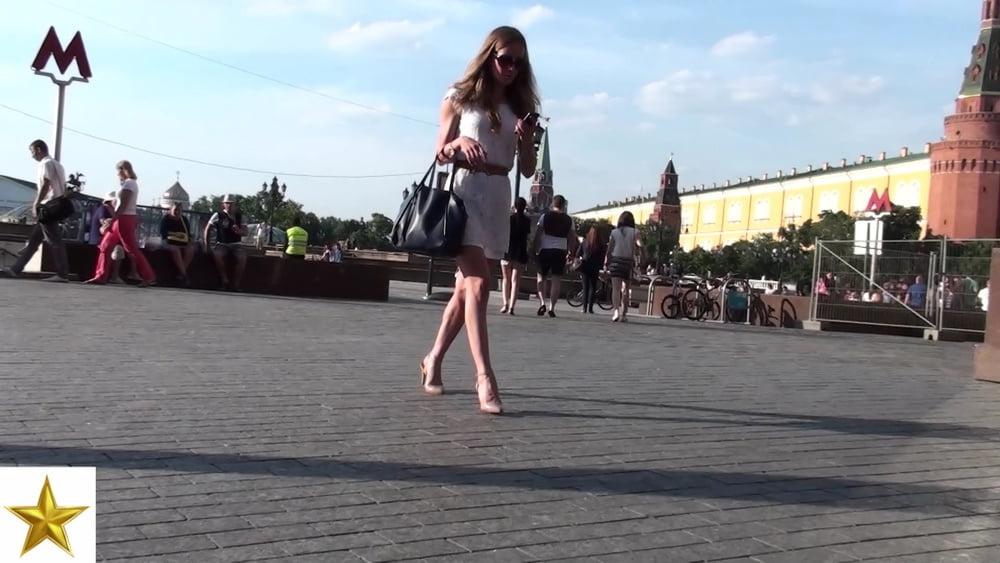 18P Pussy view elegant young lady