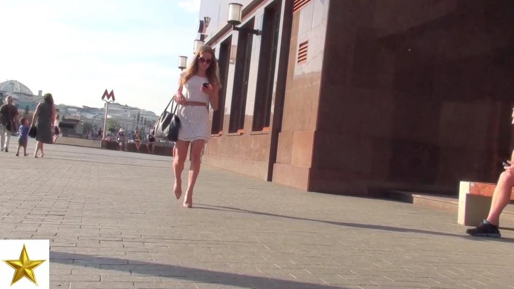18P Pussy view elegant young lady