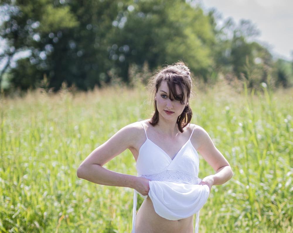 25P Sarah Nature Boudoir