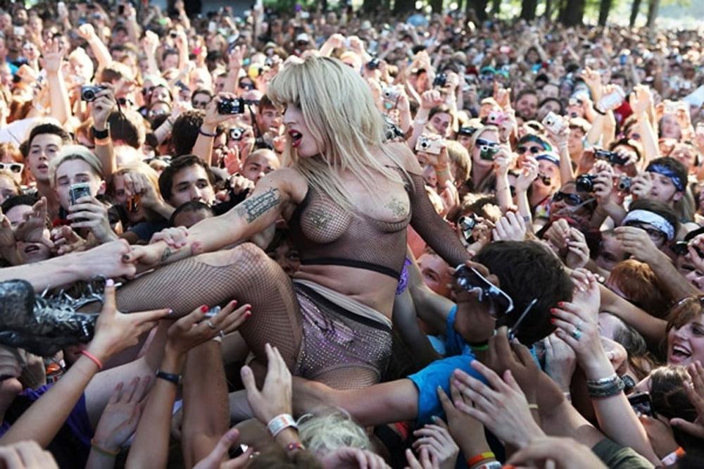 25P Lady Gaga Nude