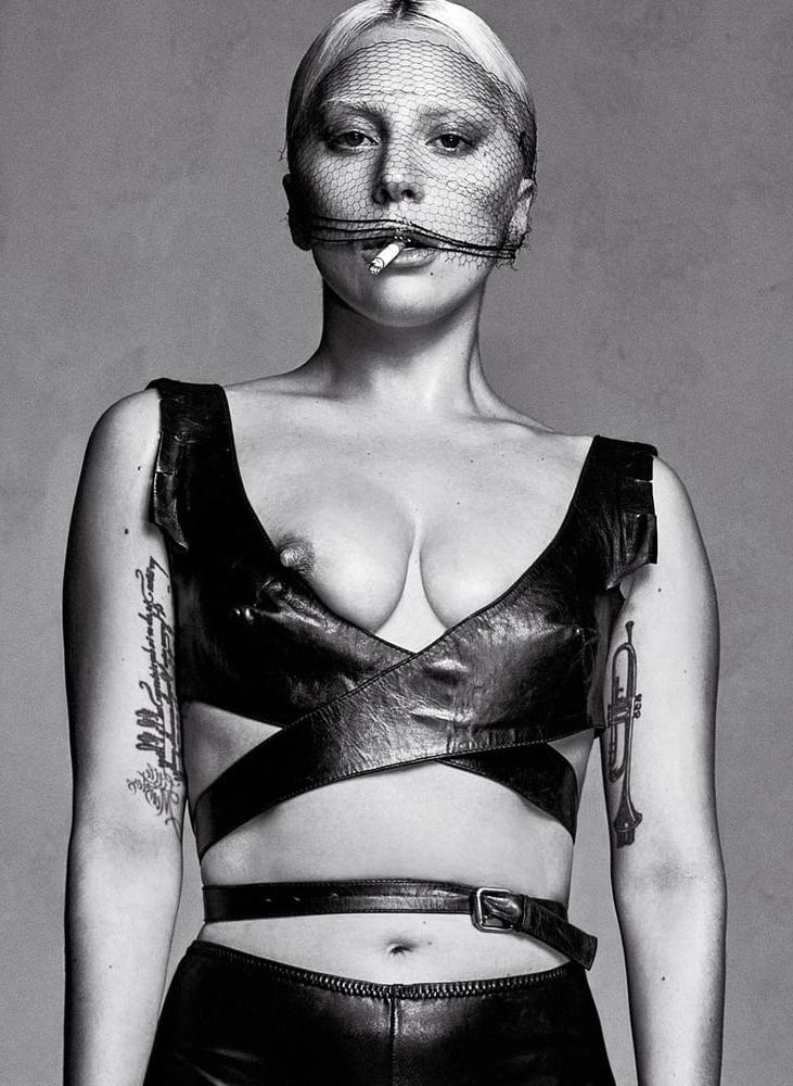25P Lady Gaga Nude