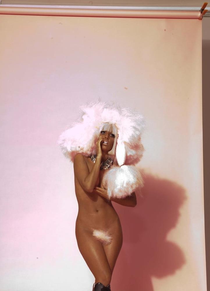 25P Lady Gaga Nude