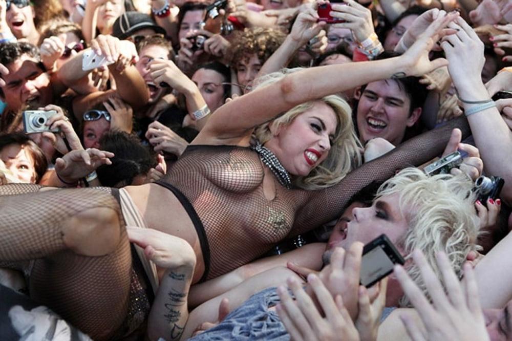 25P Lady Gaga Nude