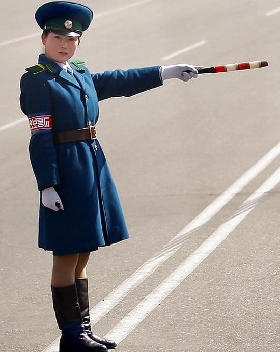 8P HOT NORTH KOREAN TRAFFIC LADIES! 2