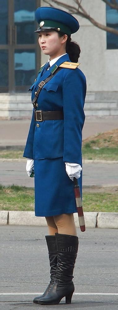 8P HOT NORTH KOREAN TRAFFIC LADIES! 2