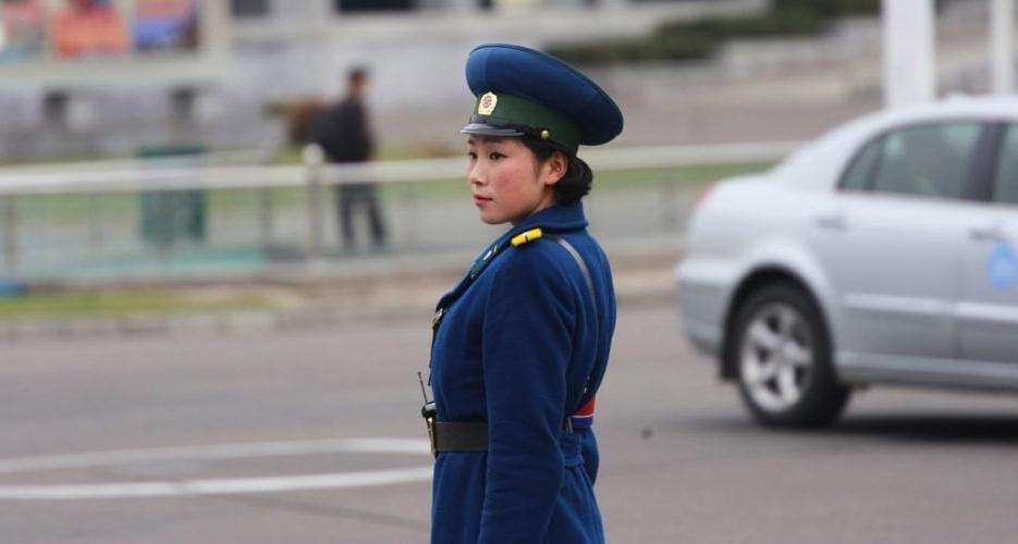 8P HOT NORTH KOREAN TRAFFIC LADIES! 2