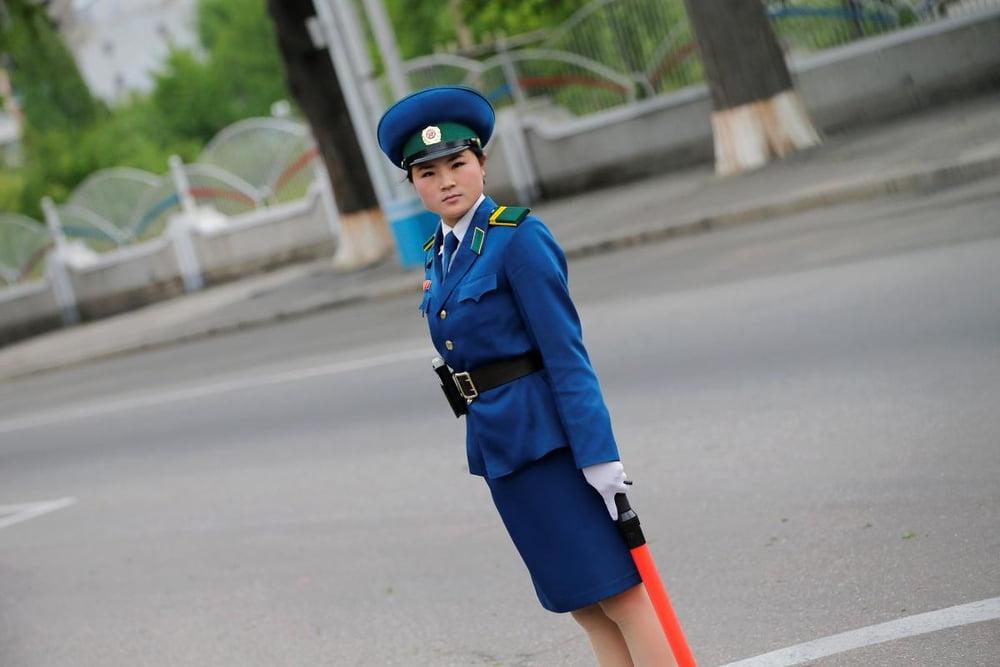 8P HOT NORTH KOREAN TRAFFIC LADIES! 2
