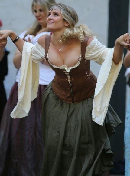 20P Renaissance cleavage 2