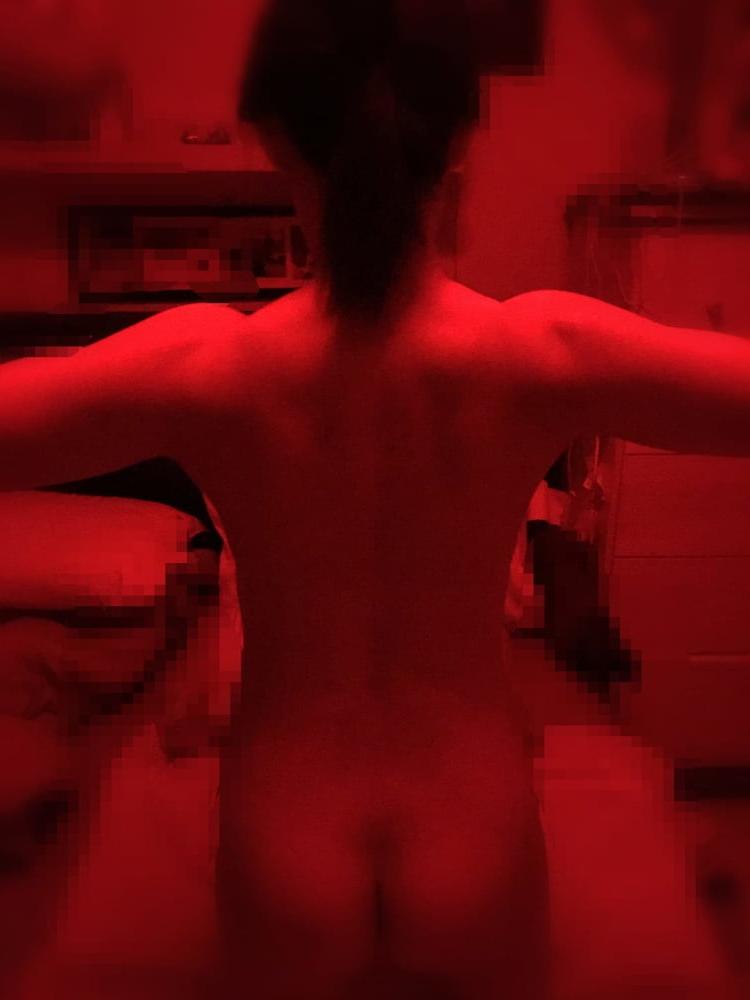 13P Red room