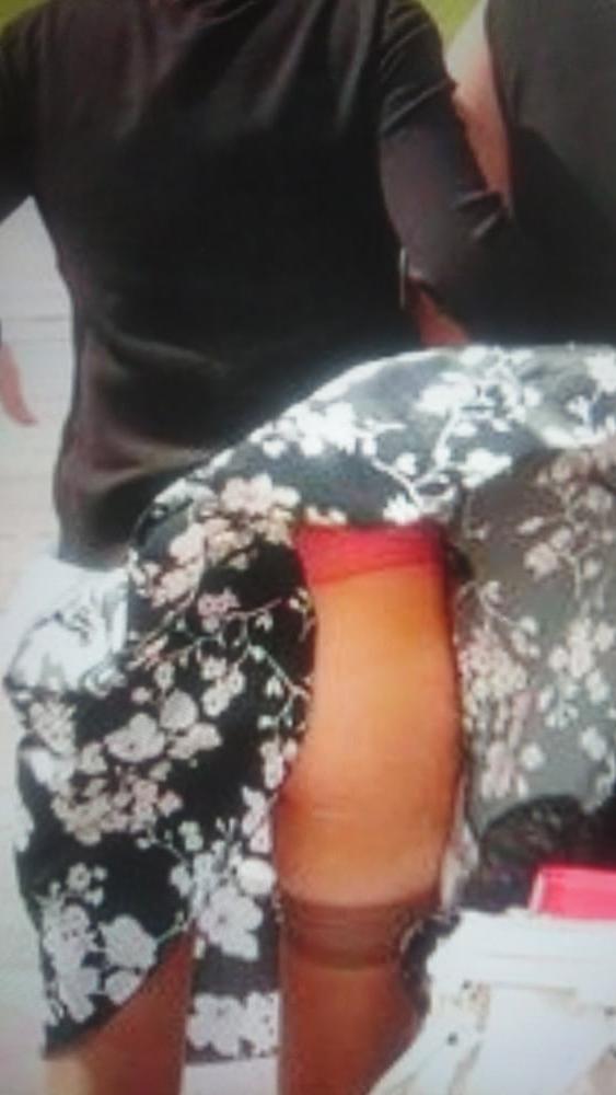 18P Stockings upskirt in public