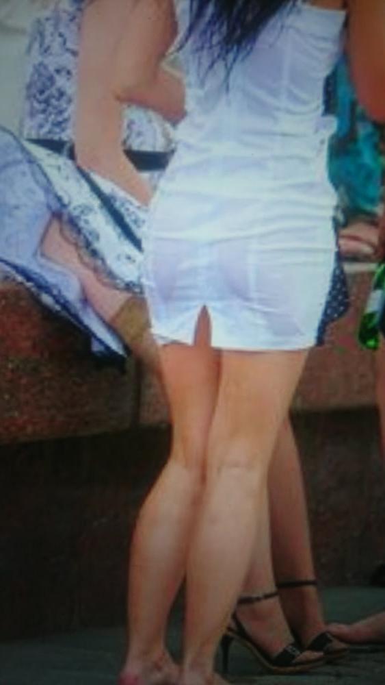 18P Stockings upskirt in public