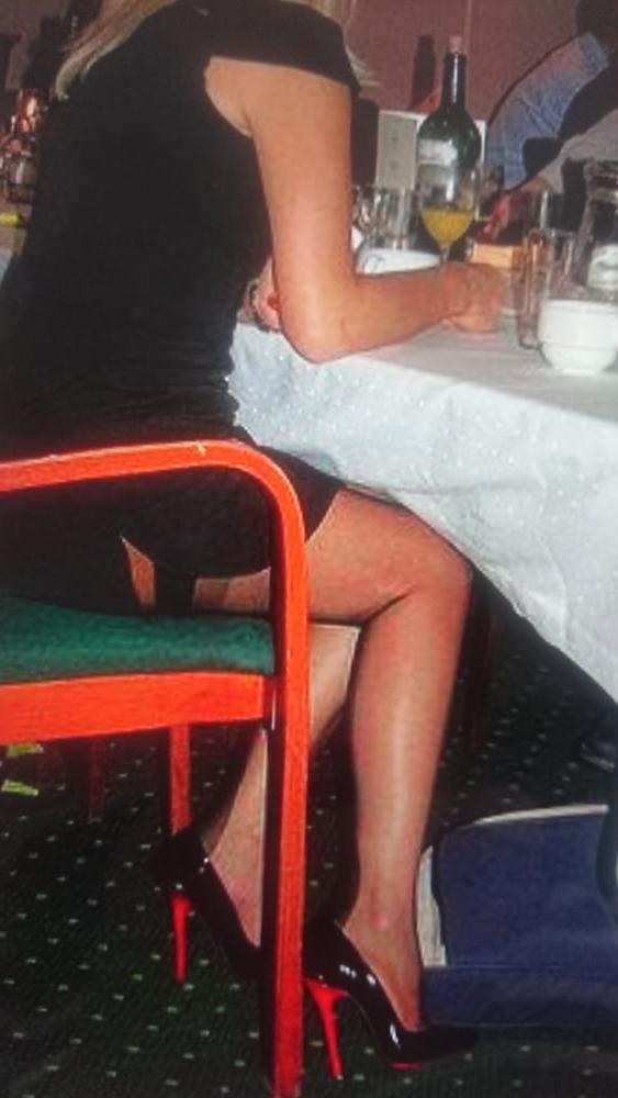18P Stockings upskirt in public