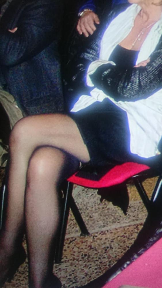 18P Stockings upskirt in public