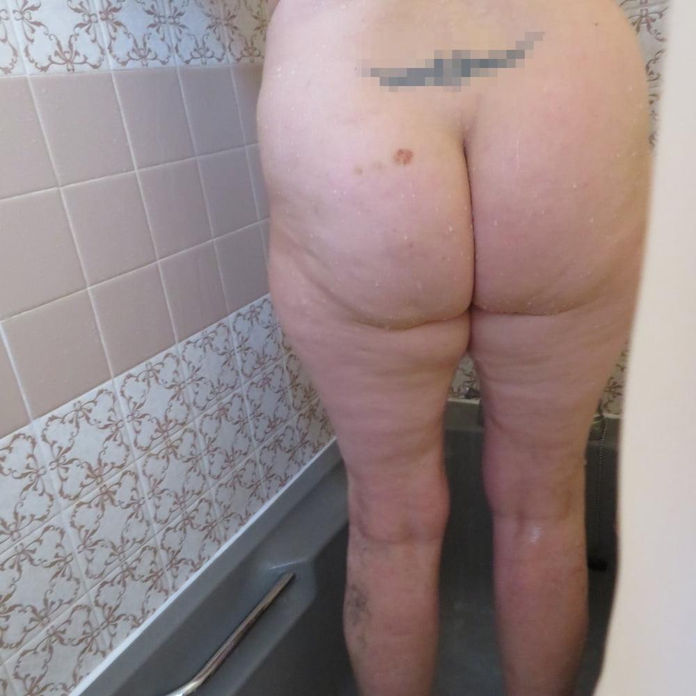 25P steamy shower