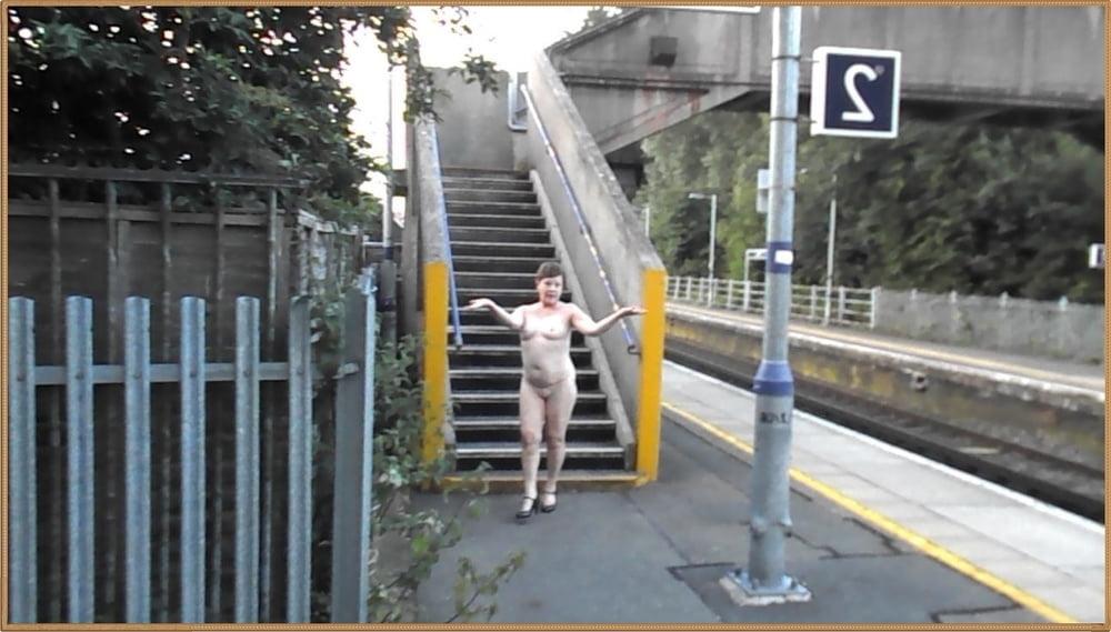 25P Sexy Naked Railway Footbridge Dare