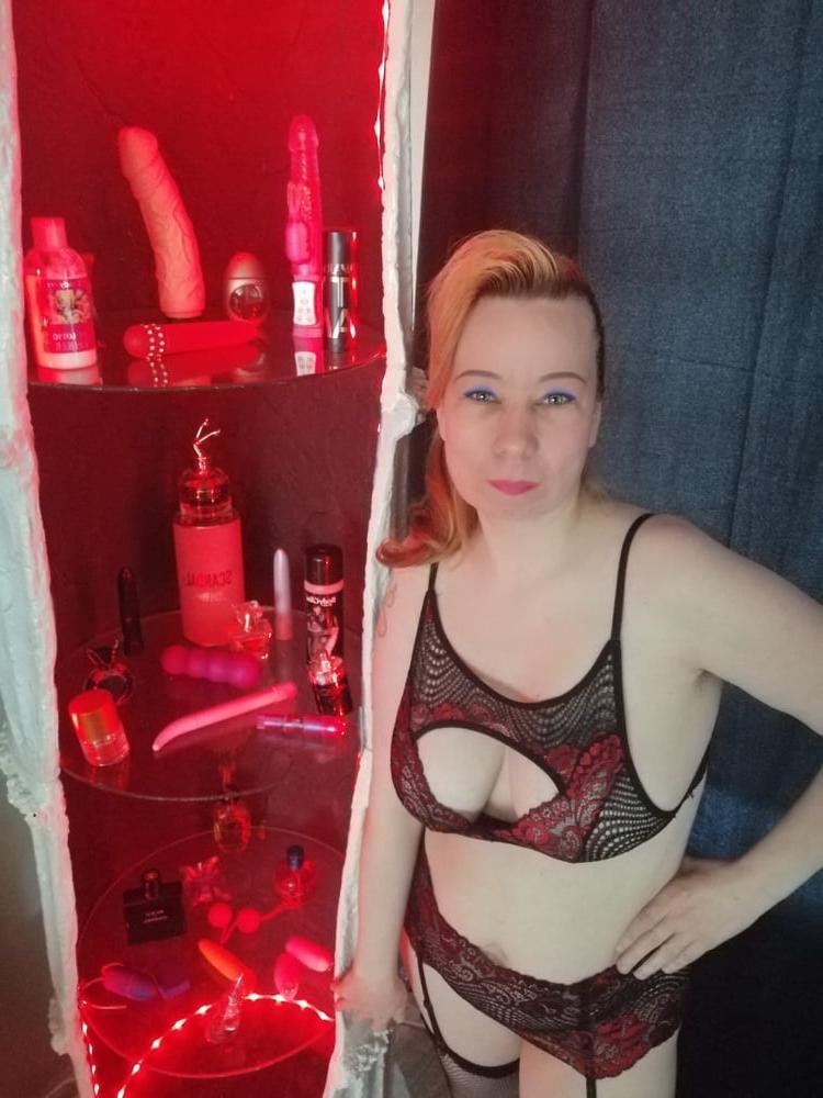 24P Black and red lingerie 2 juli 2020
