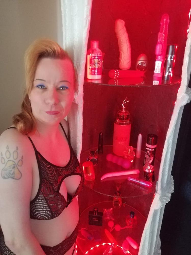24P Black and red lingerie 2 juli 2020