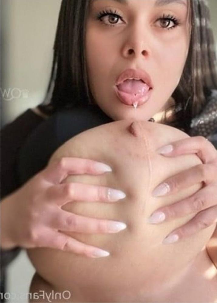25P Tits ..... How Deep Their Cleavage 1.0
