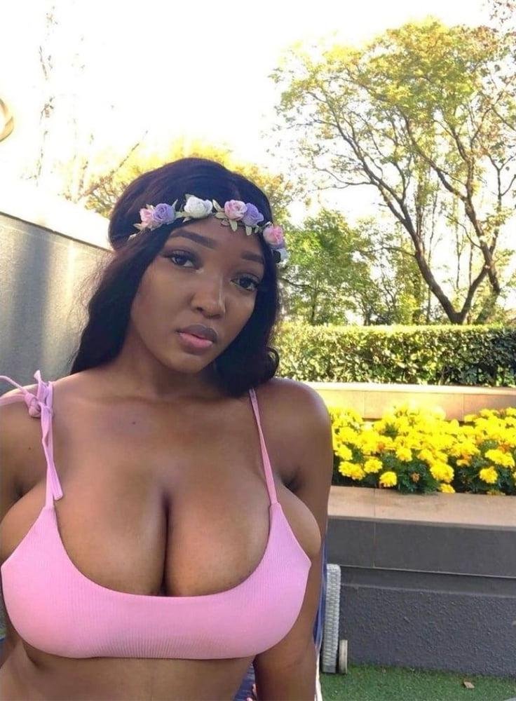 25P Tits ..... You Cant Hide Cleavage 1.0