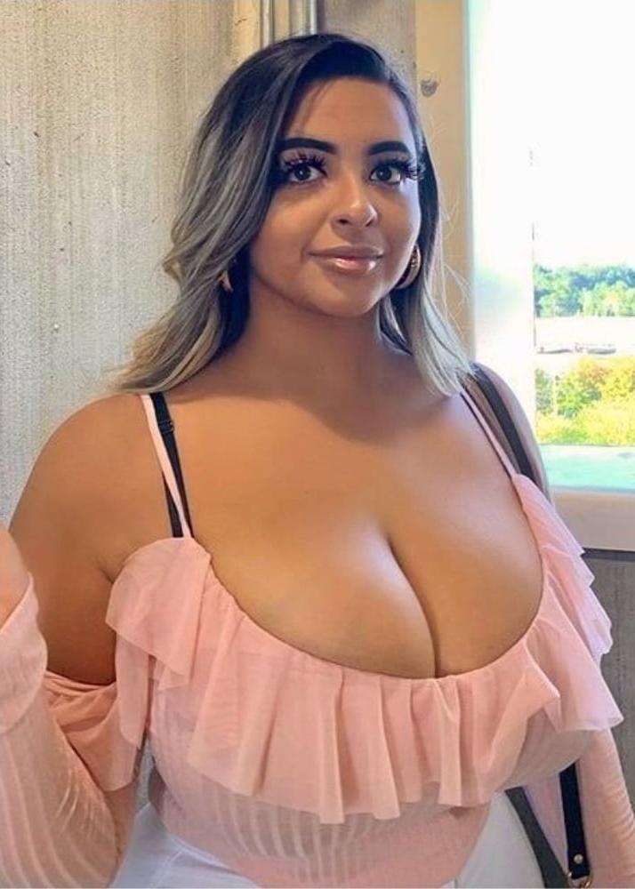 25P Tits ..... You Cant Hide Cleavage 1.0
