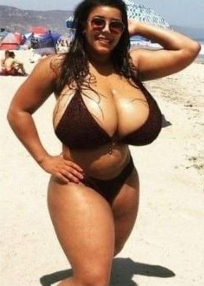25P Tits ..... You Cant Hide Cleavage 1.0