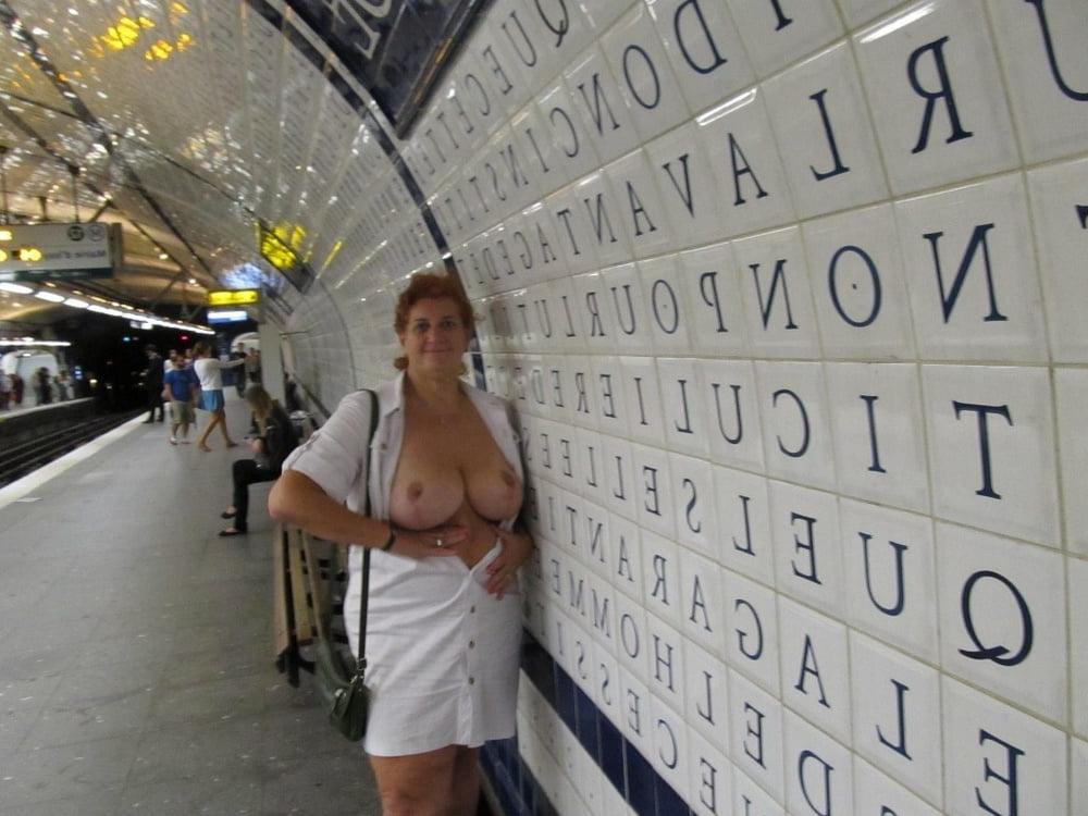 25P Flashing In Public 2