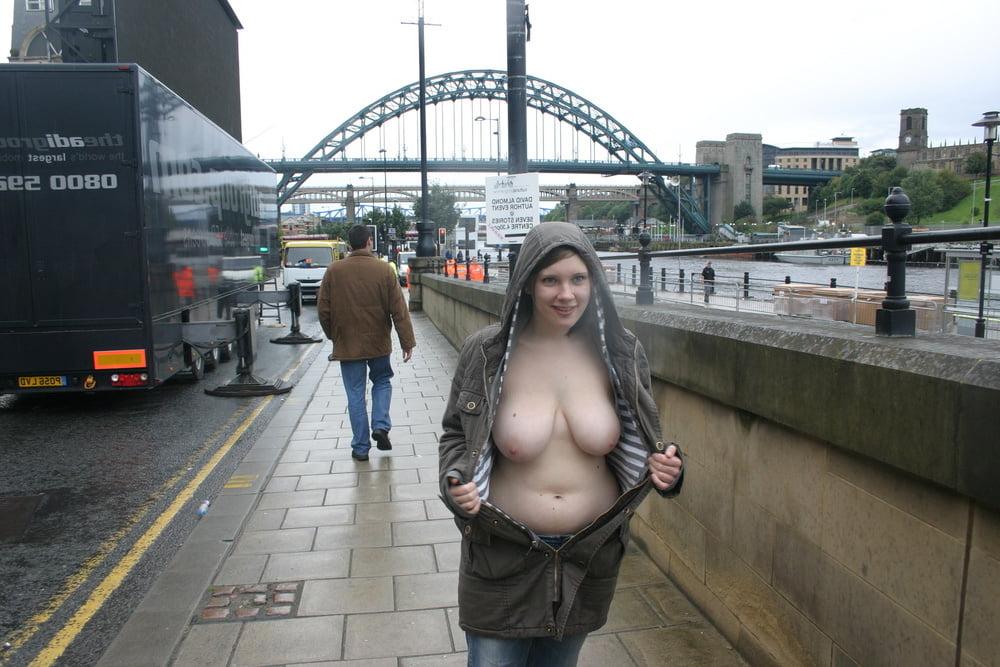 25P Flashing In Public 2