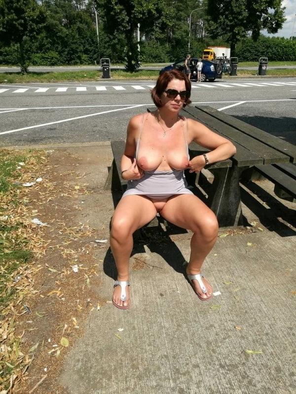 25P Flashing In Public 2