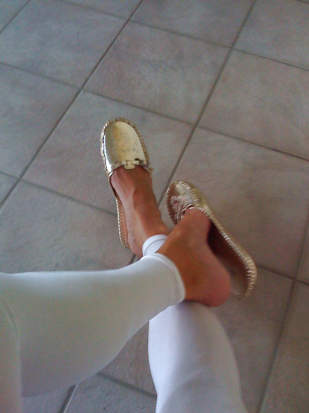 12P Feet, shoe, leggings