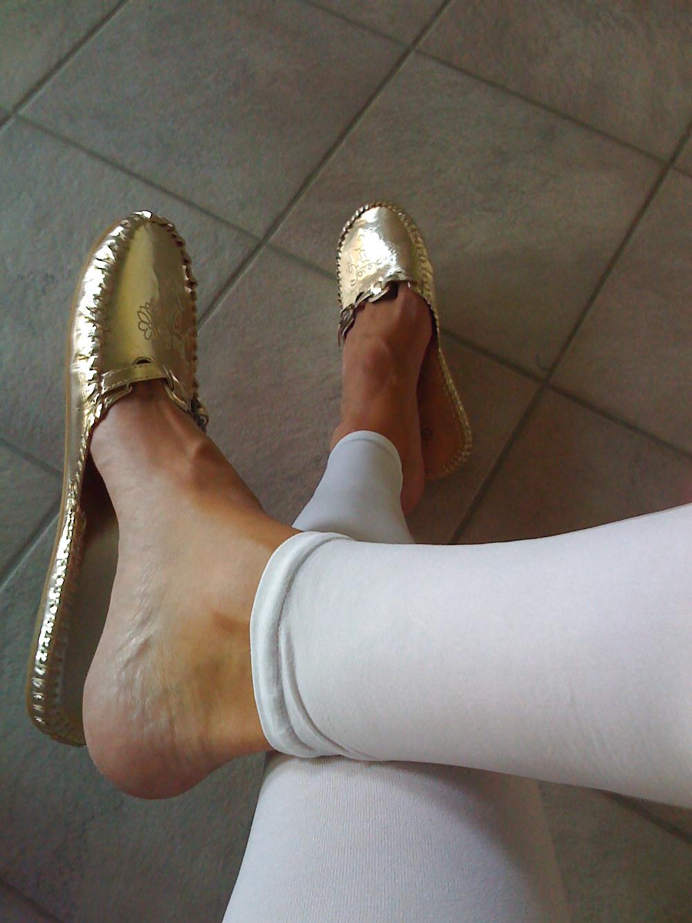 12P Feet, shoe, leggings