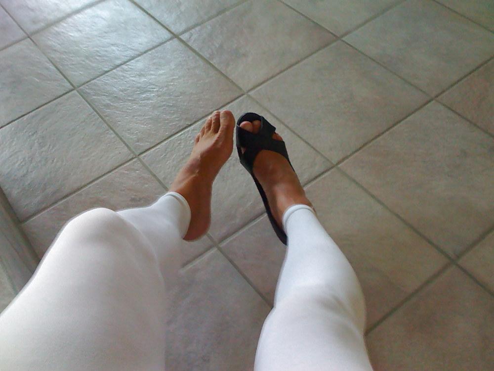 12P Feet, shoe, leggings