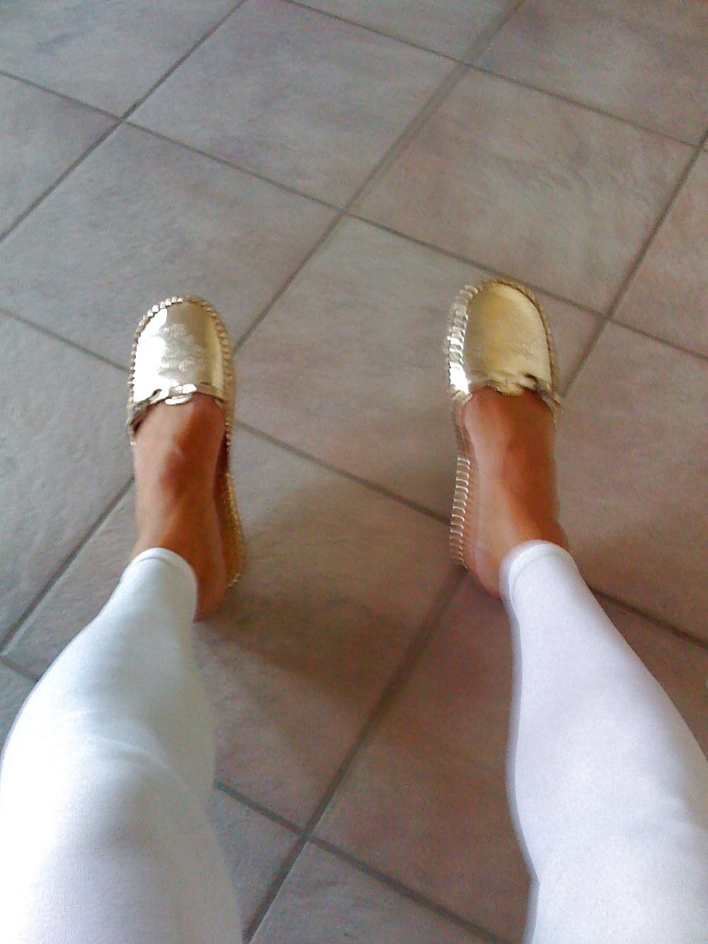 12P Feet, shoe, leggings