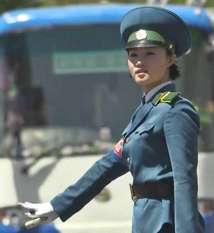 8P HOT NORTH KOREAN TRAFFIC LADIES!