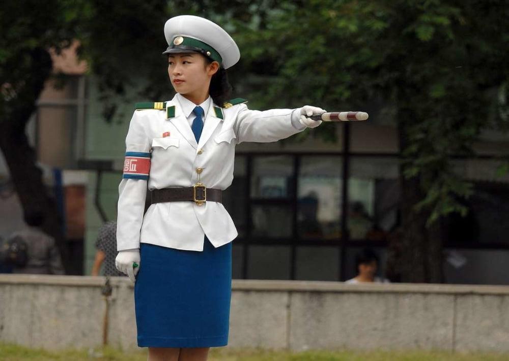 8P HOT NORTH KOREAN TRAFFIC LADIES!