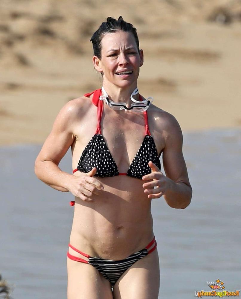 25P Evangeline Lilly bikini-mix