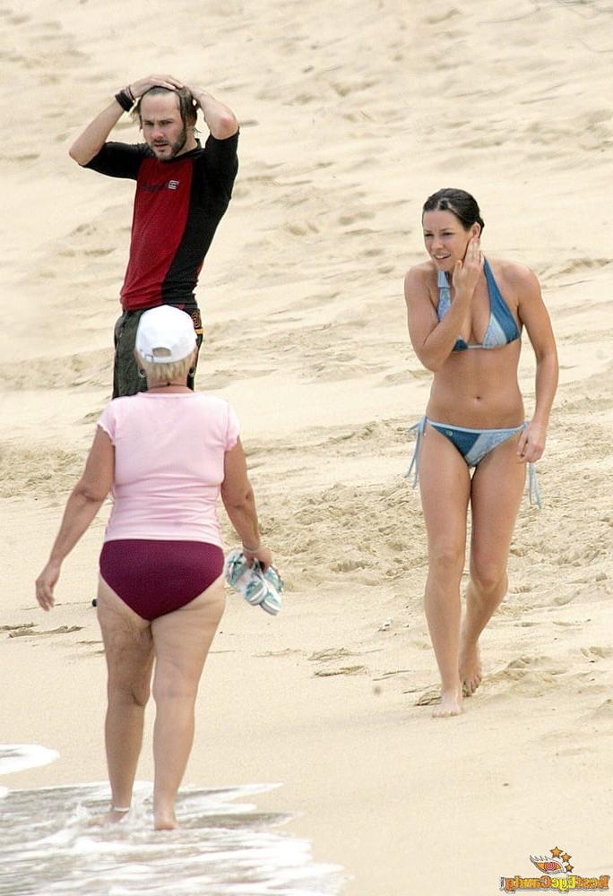 25P Evangeline Lilly bikini-mix