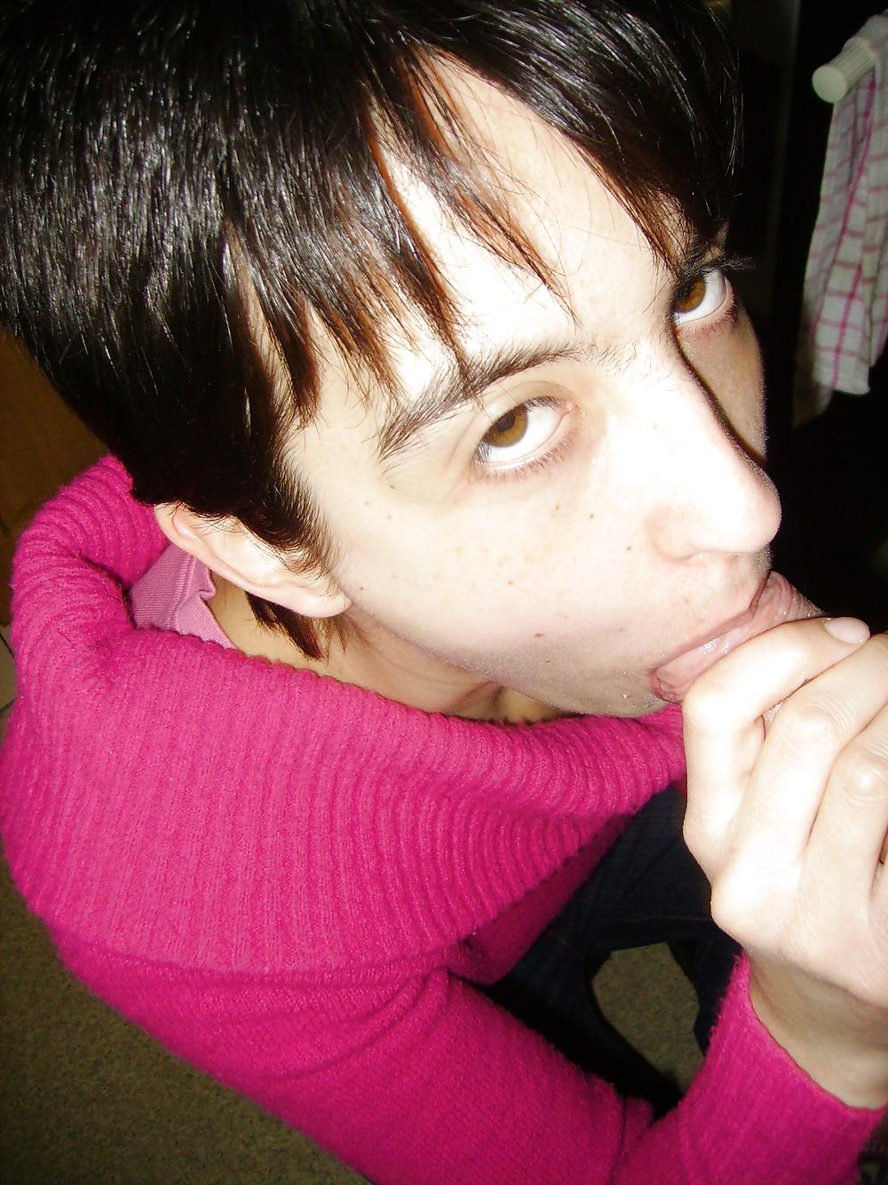 19P Short hair girl