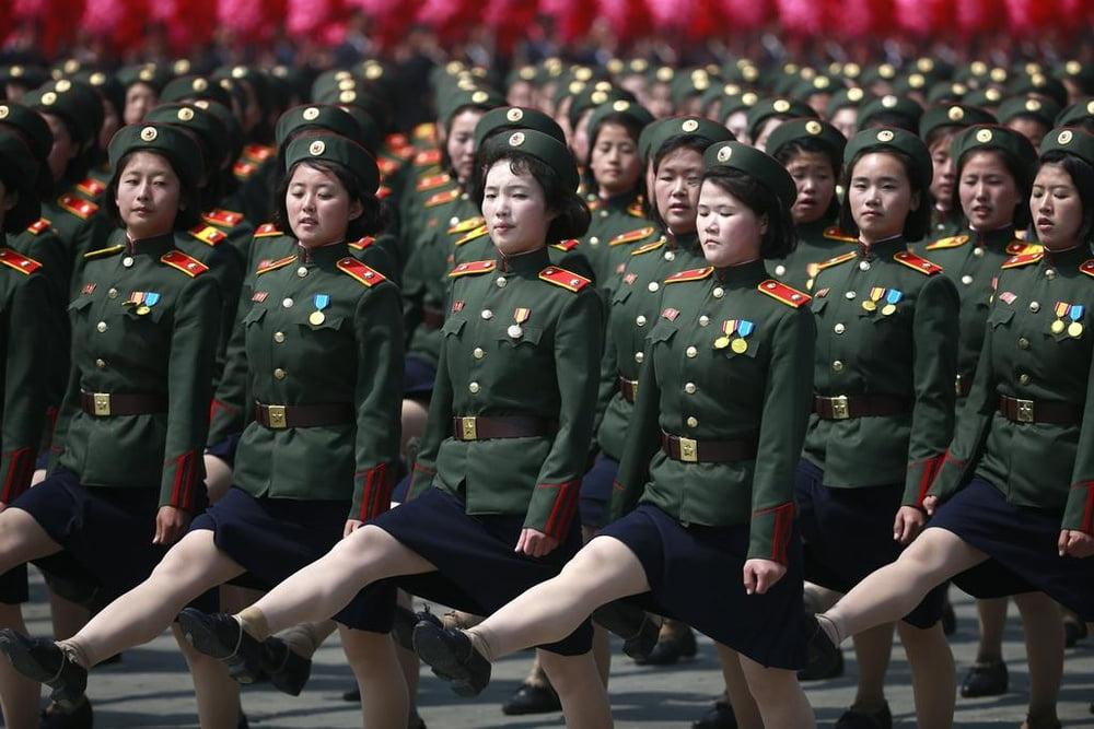 8P HOT NORTH KOREAN GIRLS!