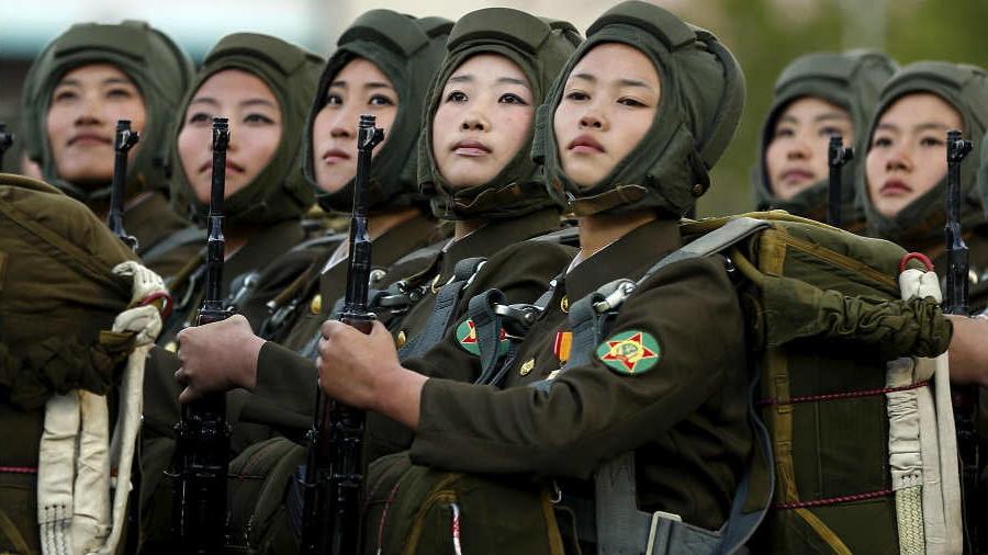 8P HOT NORTH KOREAN GIRLS!