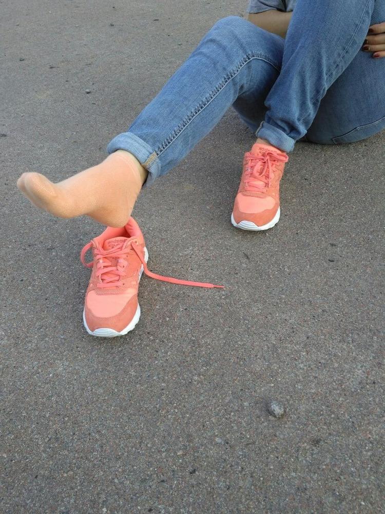 25P Tina Voitik Foot Fetish